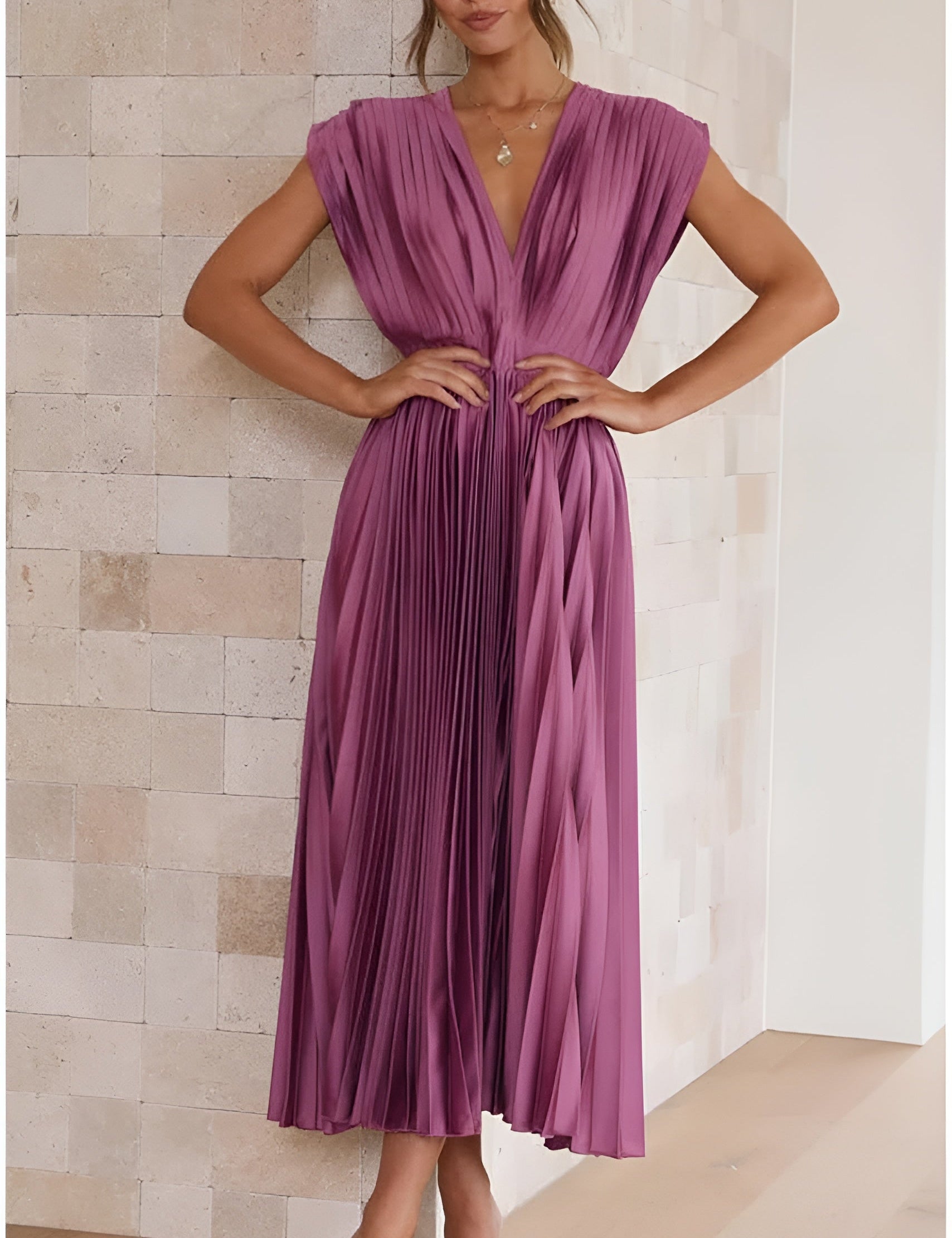 Selina | Vestido sem mangas com pregas e fecho éclair