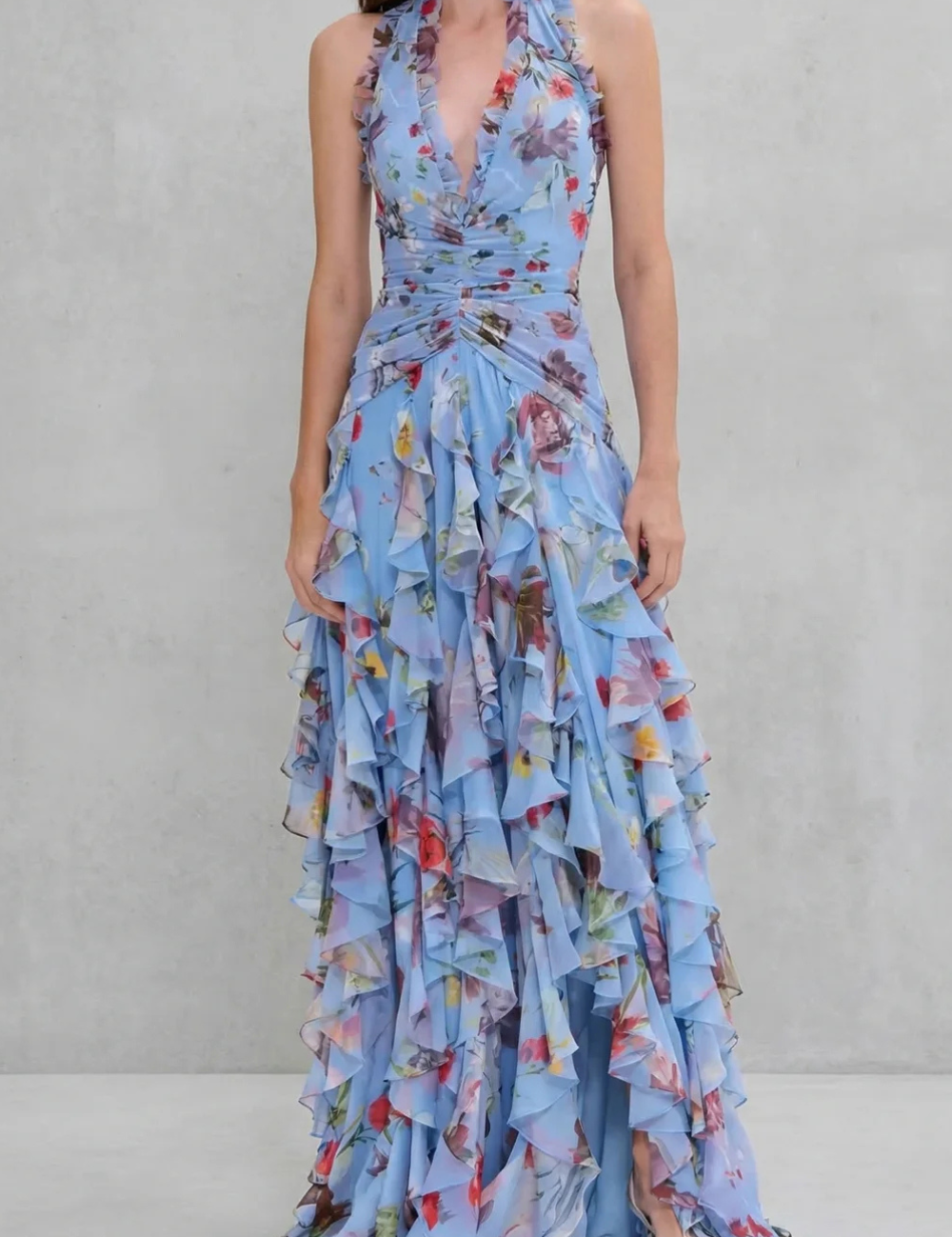 Belladina | Vestido Longo Romântico Kaskada de Rosas com Decote Americano