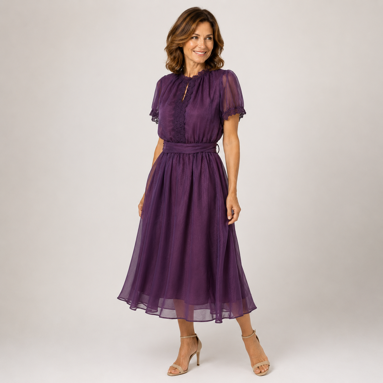 Flavia | Maxi Vestido com Decote em Forma de Gota e Acabamento em Renda
