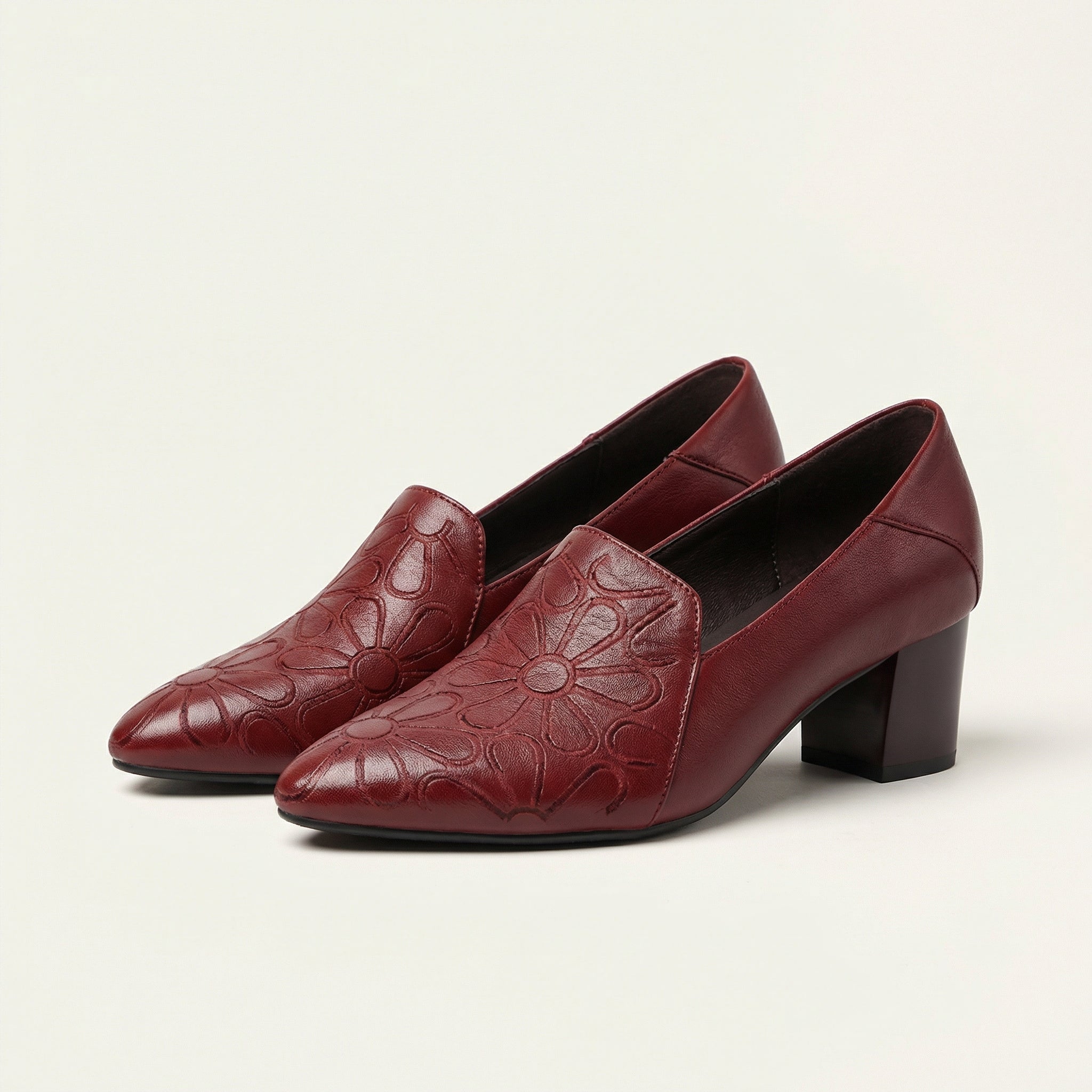 Sonya | Sapatos de Salto Bordados em Couro Macio